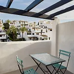 Ivy 4 Nueva Andalucia Pool Apartment *
