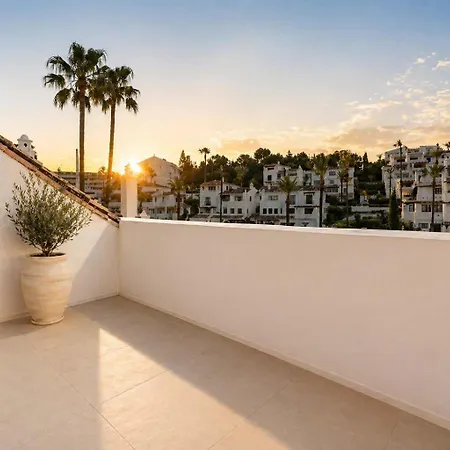 Ivy 4 Nueva Andalucia Pool Apartment