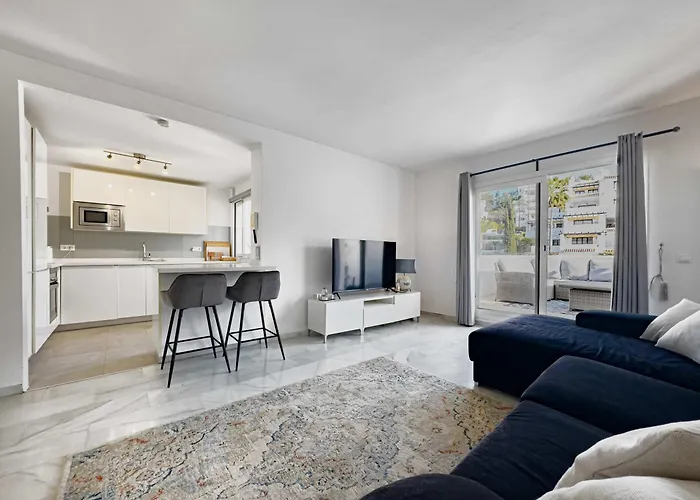 Ivy 4 Nueva Andalucia Pool Marbella